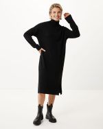 Turtle neck knitted dress