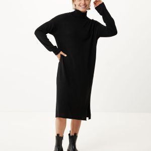 Turtle neck knitted dress